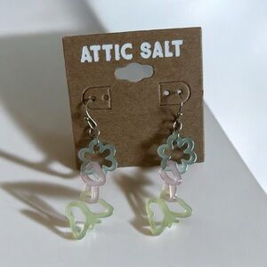 NEW Attic Salt Pastel Dangle Earrings💖